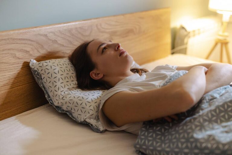 mind-racing-when-trying-to-sleep.jpg